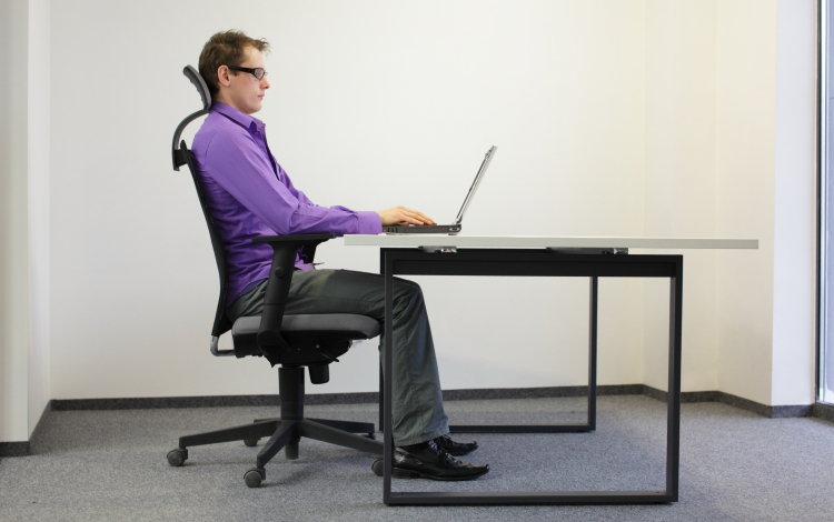 Ergonomikus irodai székek – fontosságuk és kiválasztásuk