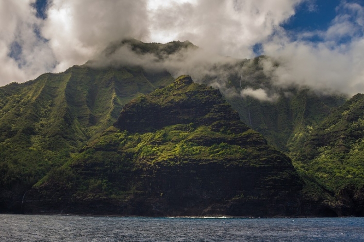 Lezuhant egy túrahelikopter Hawaii egyik szigetén