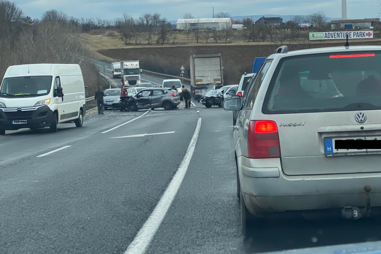 Baleset történt a 8-as főúton Kislődnél