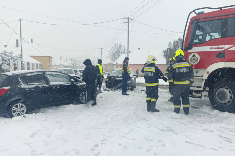 Két autó karambolozott Kupon