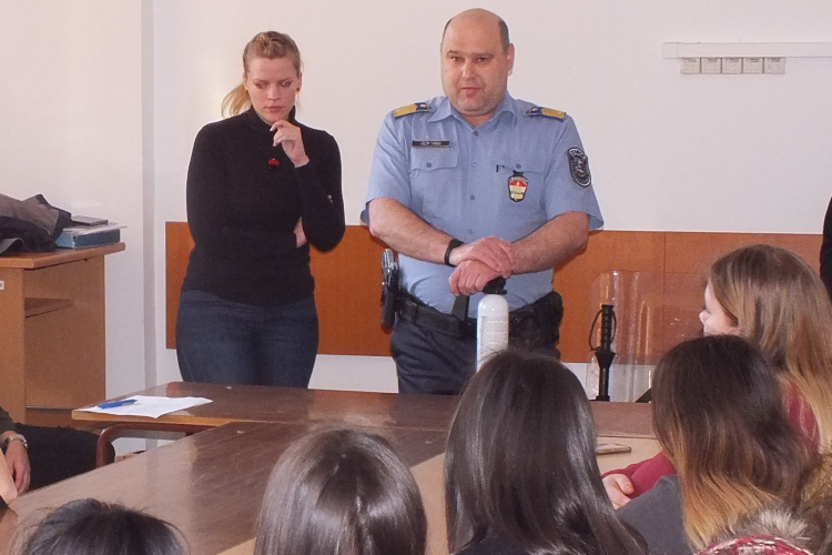 Pályaválasztási nyílt nap a Pápai Rendőrkapitányságon