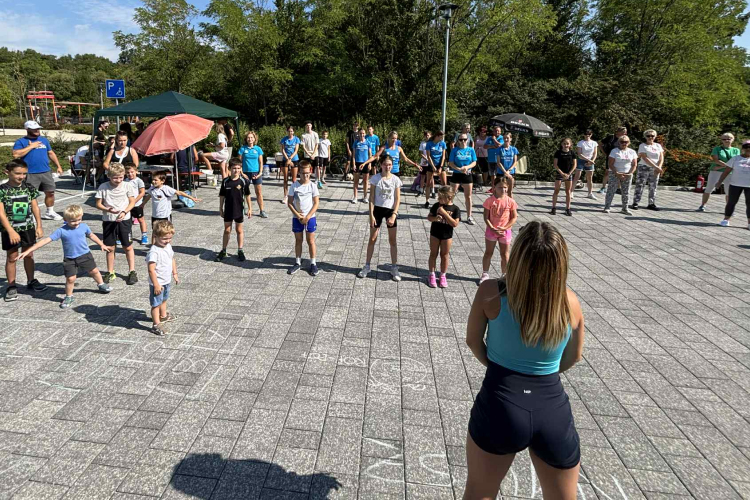 Sportos családi nap a Külső-Várkertben