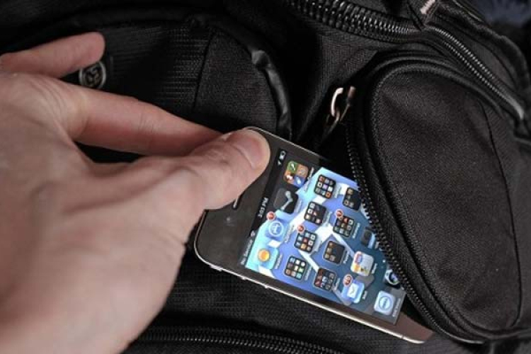 Kirabolta volt iskolatársát