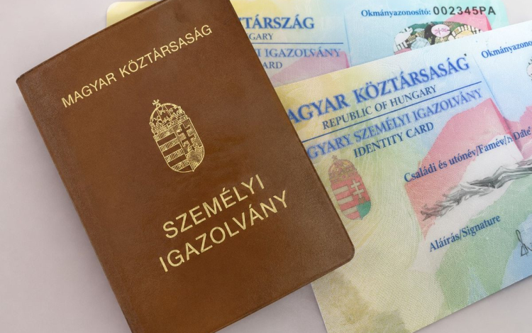 Segítsünk idős hozzátartozóinknak az okmánycserében!