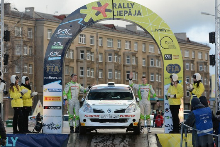 Újabb okos és szép menetelés Klauszéktól