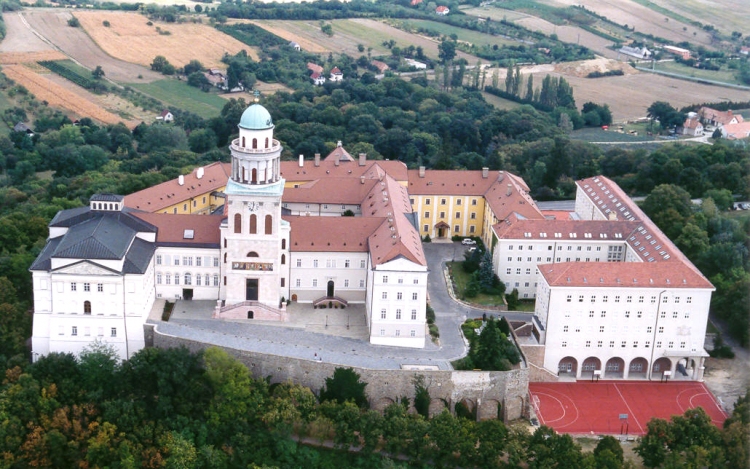 Újabb szexuális zaklatási ügy Pannonhalmán