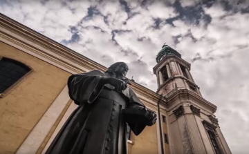 Gyönyörű Time Lapse videón Pápa nevezetességei