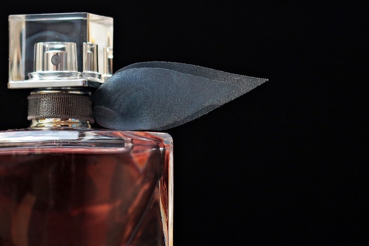 Veszélyesek lehetnek a hamis parfümök