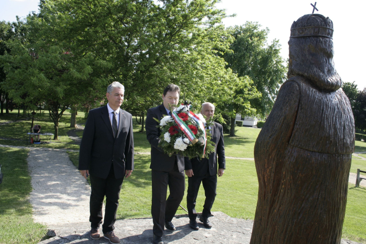 Koszorúzással emlékezett az ellenzék Trianonra
