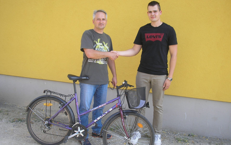 Piacon árulta a lopott kerékpárt
