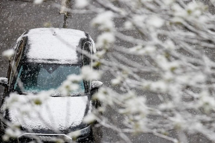 Vigyázzon az utakon, ónos és havas eső várható ma!