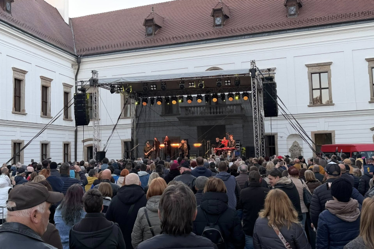 Pápai kötődésű támogatottak is szerepelnek az NKA vitatott listáján