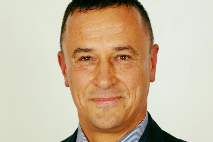 Marton Sándor: Nem egymás legyőzésével, hanem közös munkával lehet jobbá tenni Pápát