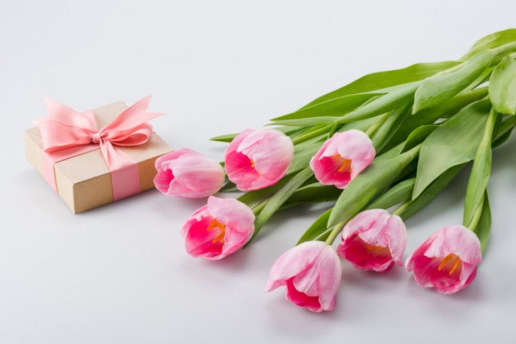 Nőnap előtt a pápai virág-, illatszer- és ajándékboltok számíthatnak NAV ellenőrzésre