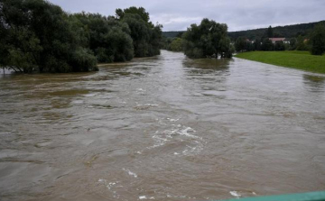 Minden eddiginél nagyobb árhullám lehet a Rábán