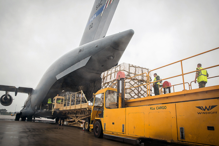 Pápáról indult segélyszállítmány a hurrikán sújtotta Karibi-térségbe