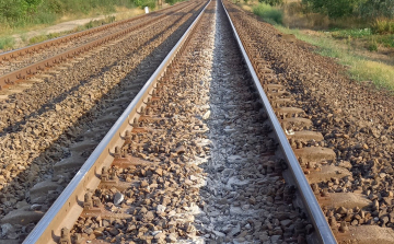 Kábellopás miatt késnek a vonatok Pápa és Győr között