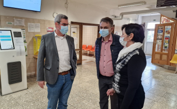 Takács Péter: A jövő ellátása Pápára is megérkezett