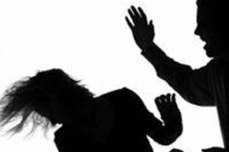 Kapcsolati erőszak és kiskorú veszélyeztetése 