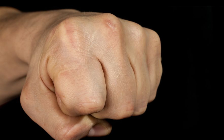 Éveken át bántalmazta a feleségét a Pápa környéki faluban