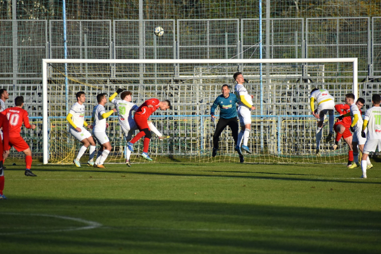 Nyolcig meg sem álltak a pápai fiatalok